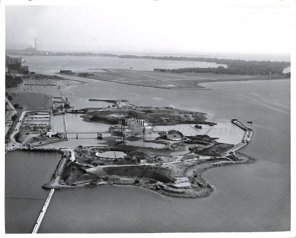 Aerial photograph of Ontario Place by Les Baxter 19
