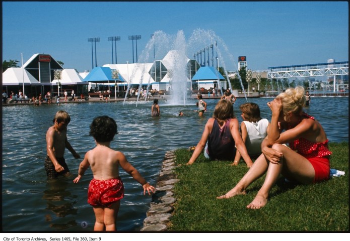 Kids playing in water at Ontario Place